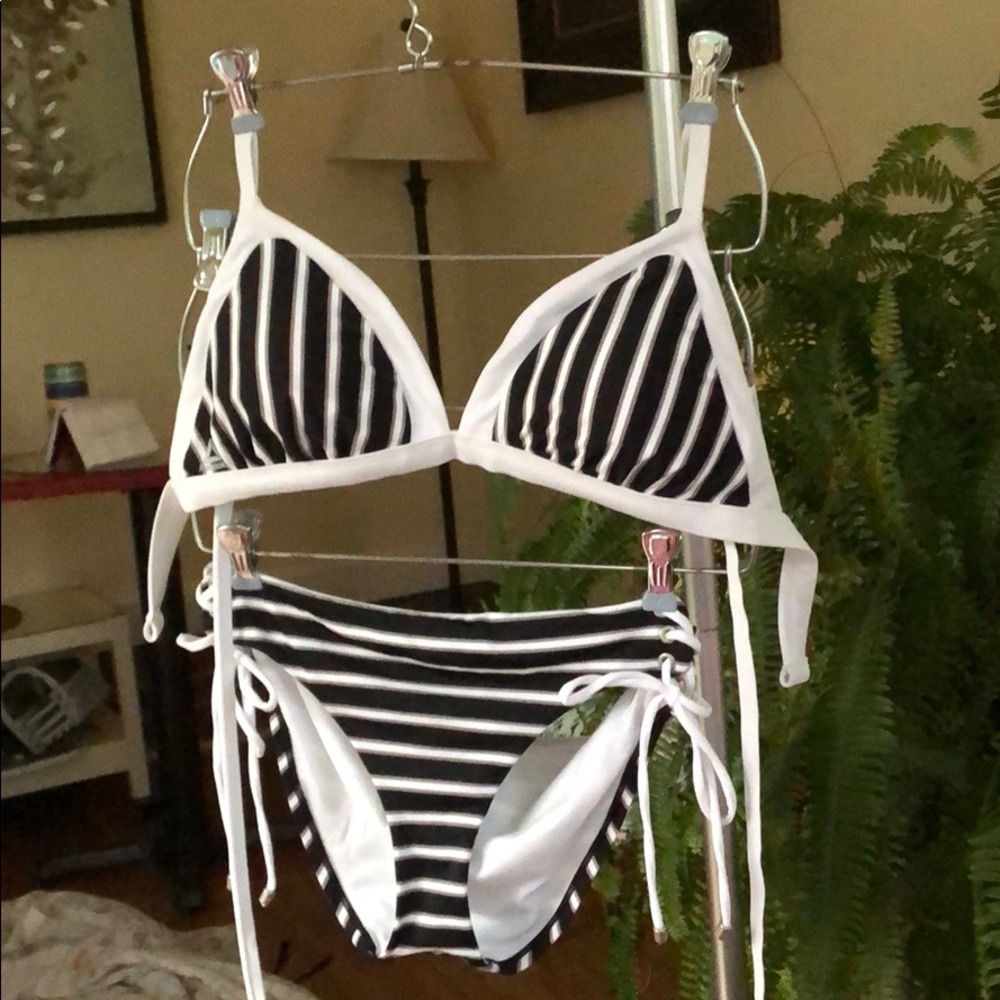 NWOT Reebok XL bikini.  Tricky X cross in back